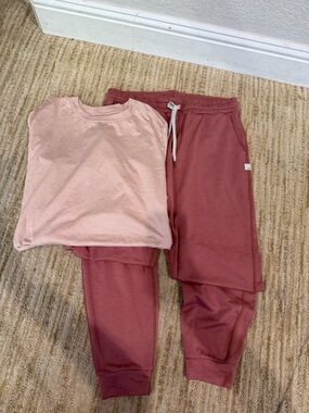Vuori Sedona Jogger Pants with Daydream Crew